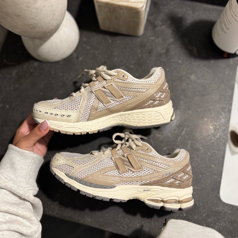 New Balance 1906r sneakers